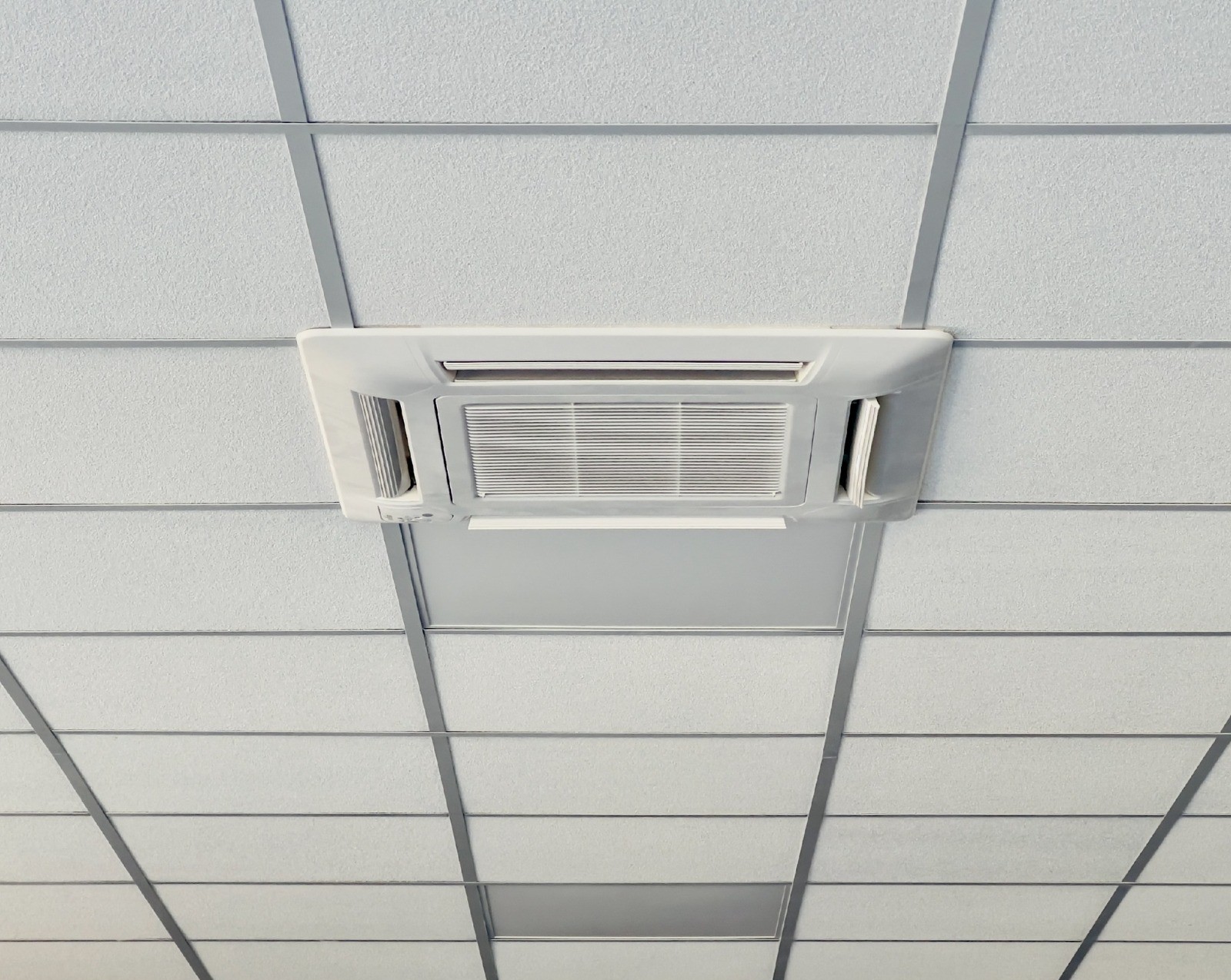 Tecnico su impianto termico — manutenzione e installazione