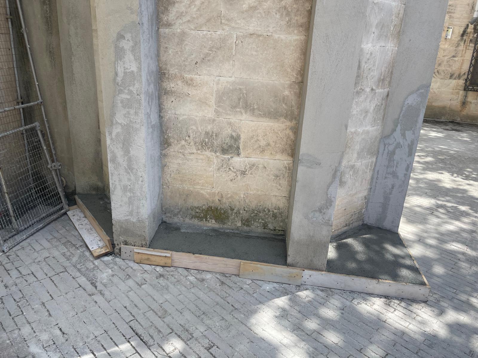 Basamento della torre durante le opere di ripristino